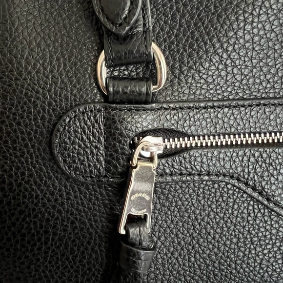 Brand new leather Coach tote bag with crossbody long handle - Picture 5 of 17